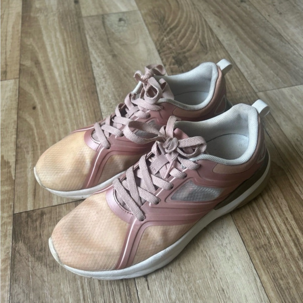 guc Fabletics Beverly Air performance athletic sneakers women’s size 7.5 pink